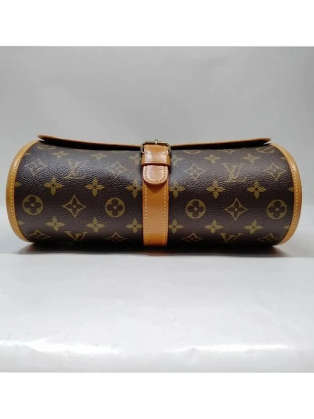 Authentic Louis Vuitton Marne Monogram Crossbody Shoulder Bag